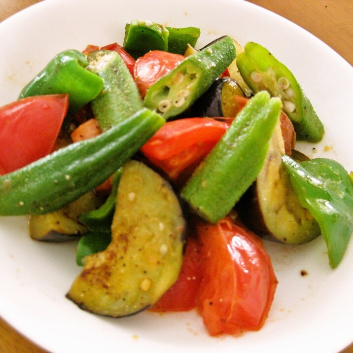 簡単！ヘルシー☆夏野菜の彩りごま油炒め